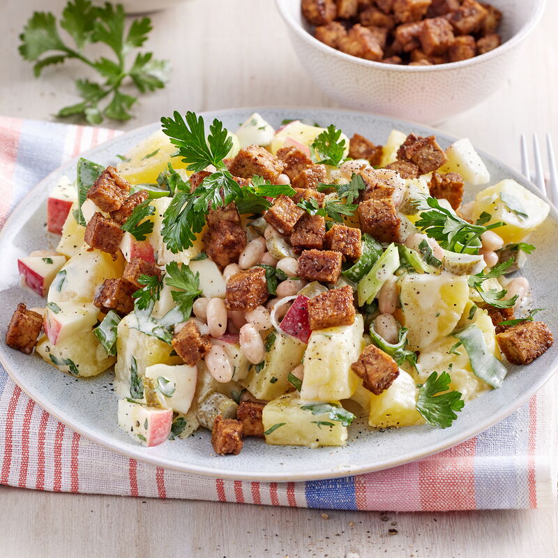 1 25 Kartoffel Apfel Salat Mit Wuerzigem Tofu 1600x1600px 6f2f06b3