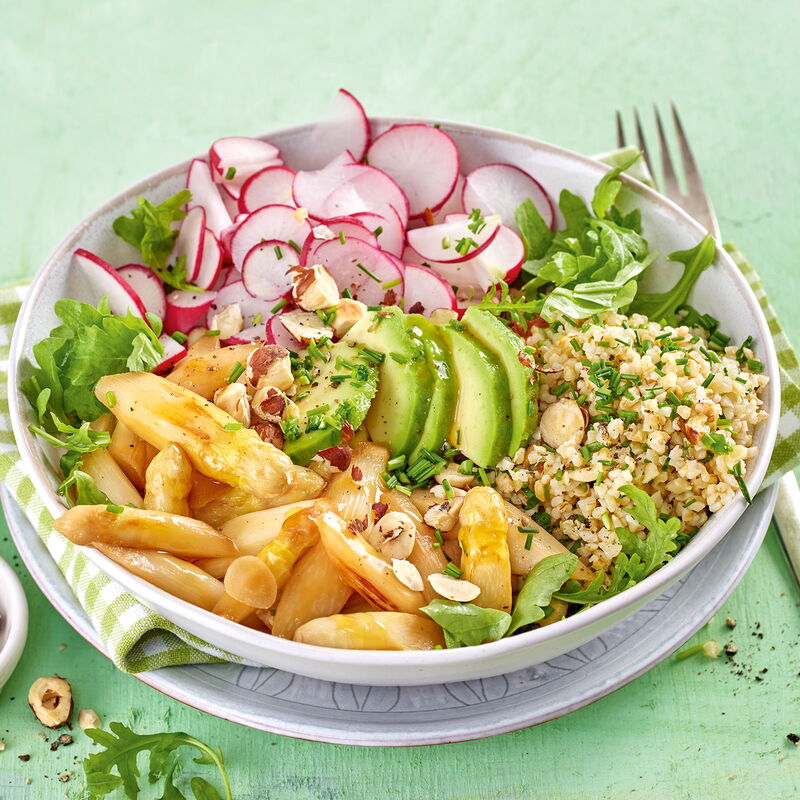3 23 Salatbowl Mit Bratspargel Und Zitronen Schnittlauch Bulgur 1600x1600px 74246825