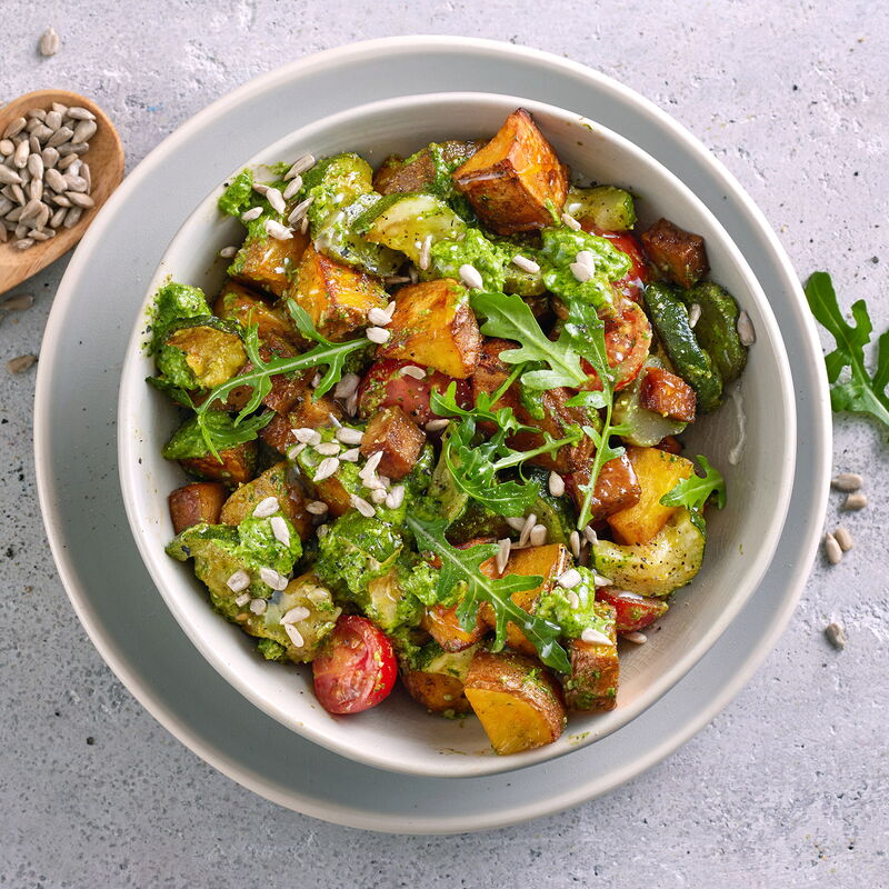 4 24 Lauwarmer Kartoffel Zucchini Salat Mit Rucolapesto 1600x1600px 3971f73d