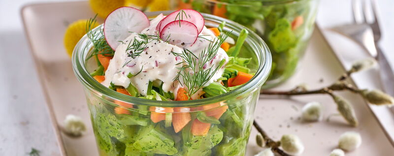 2 20 Gruener Kartoffelsalat Mit Fruehlingsgemuese 1920x760px Ec01980e