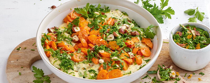 2 22 Knoblauchmoehren Auf Gremolata Polenta 1920x760px F4d6043a