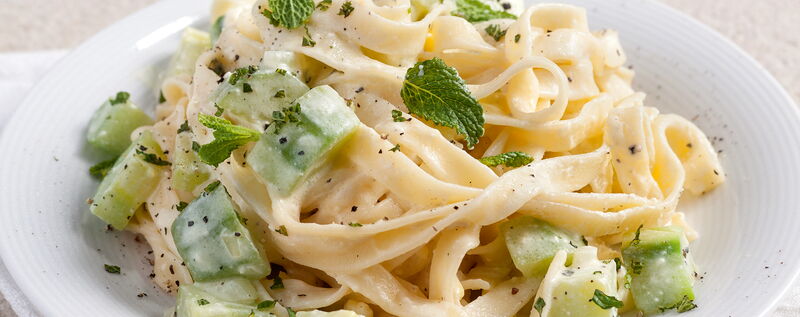 2 14 Bandnudeln Mit Gurkengemuese 1920x760px F0e07633