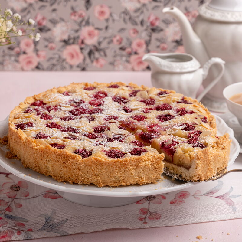1 25 Bakewell Tart Mit Himbeeren 1600x1600px C57015ca