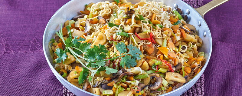 5 17 Asiatische Gemuese Nudel Pfanne 1920x760px 2c294d2a