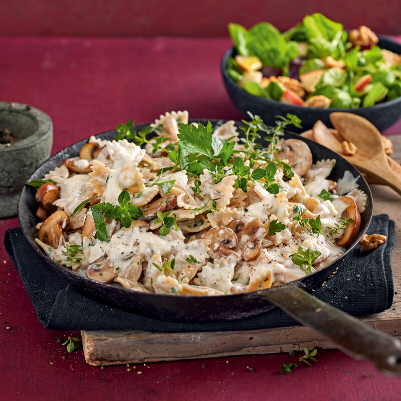 6 22 Nudel Pilz Pfanne Mit Kaesesosse 1600x1600px 4fb6b840