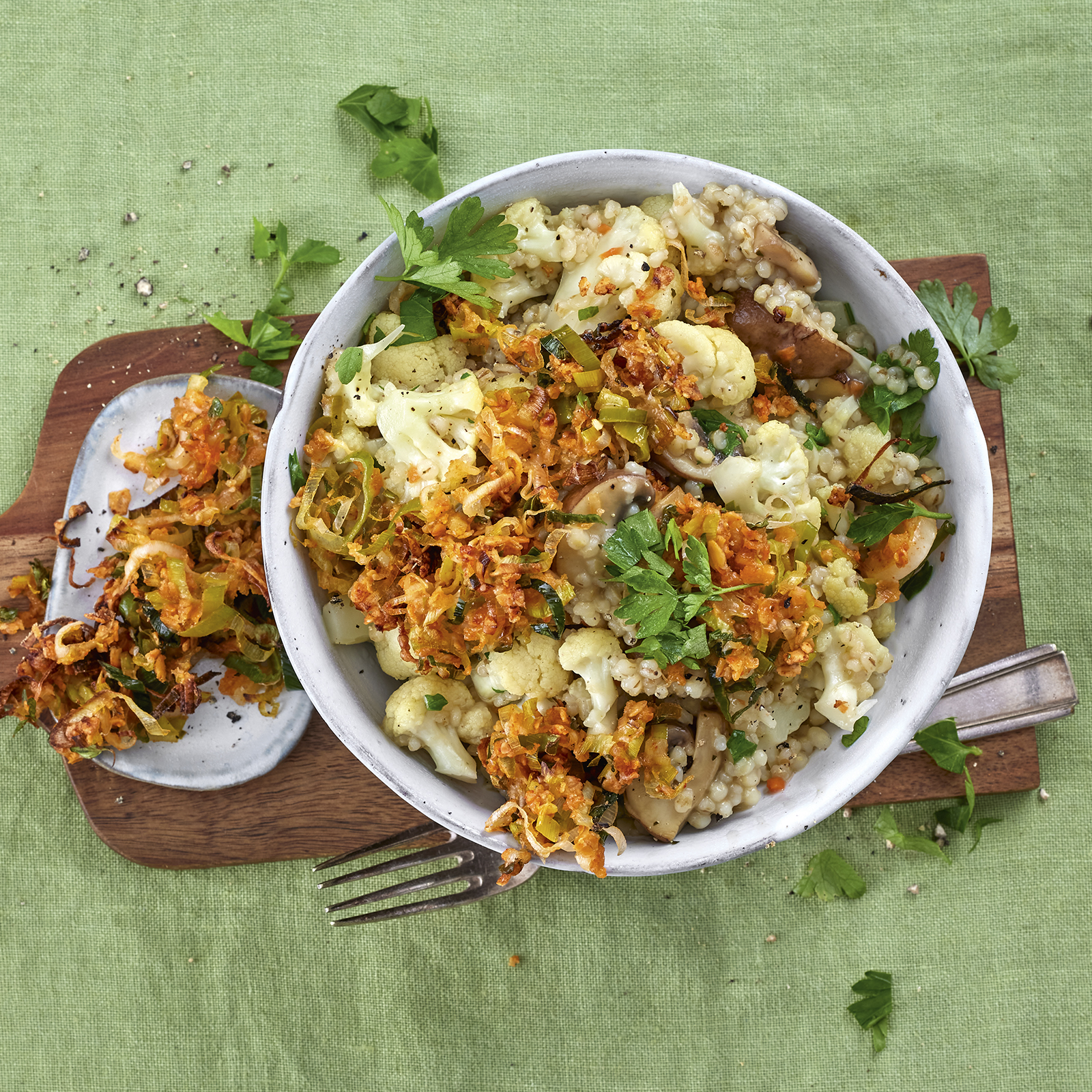 5 21 Graupentopf Mit Knusprigem Kaese Lauch Topping 1600x1600px