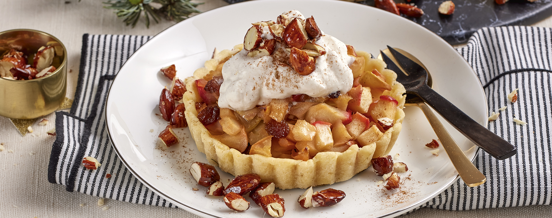 6 21 Apfeltartelettes Mit Gebrannten Mandeln 1920x760px