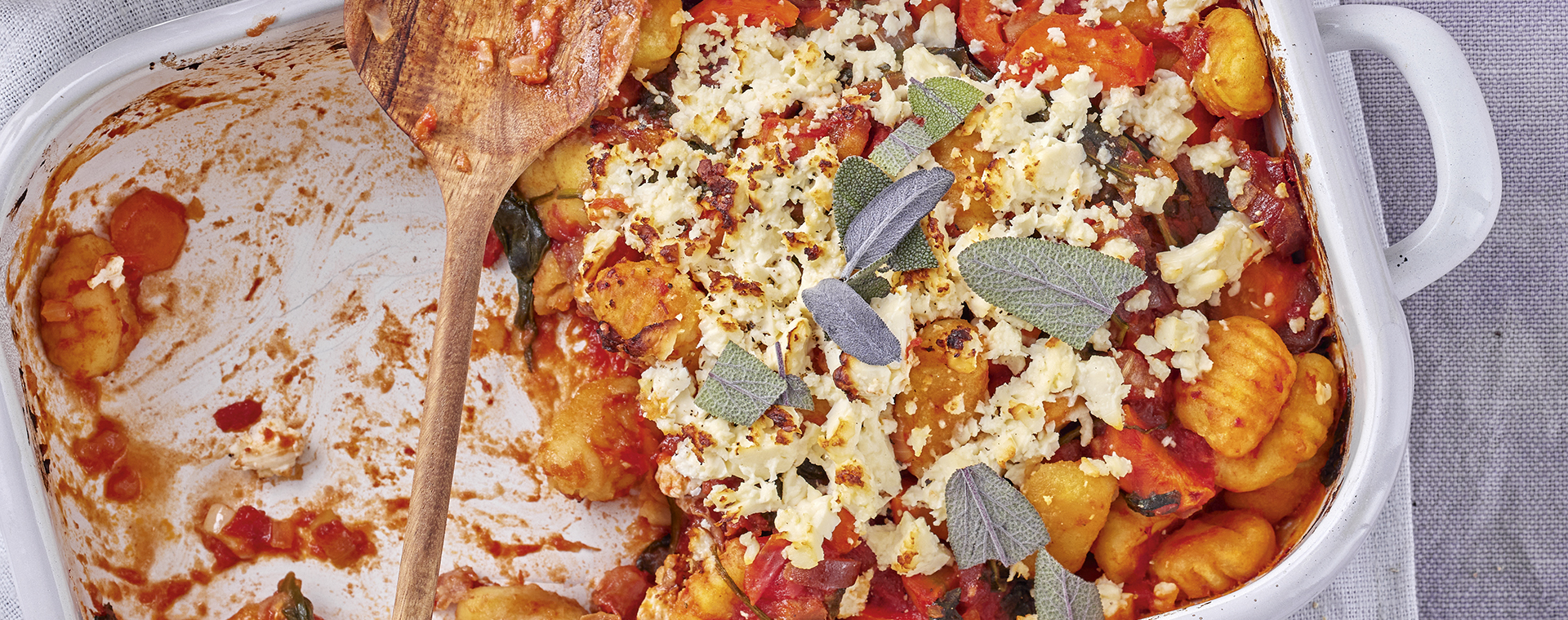 2 22 Orientalischer Gnocchi Spinat Auflauf Mit Fetakruste 1920x760px