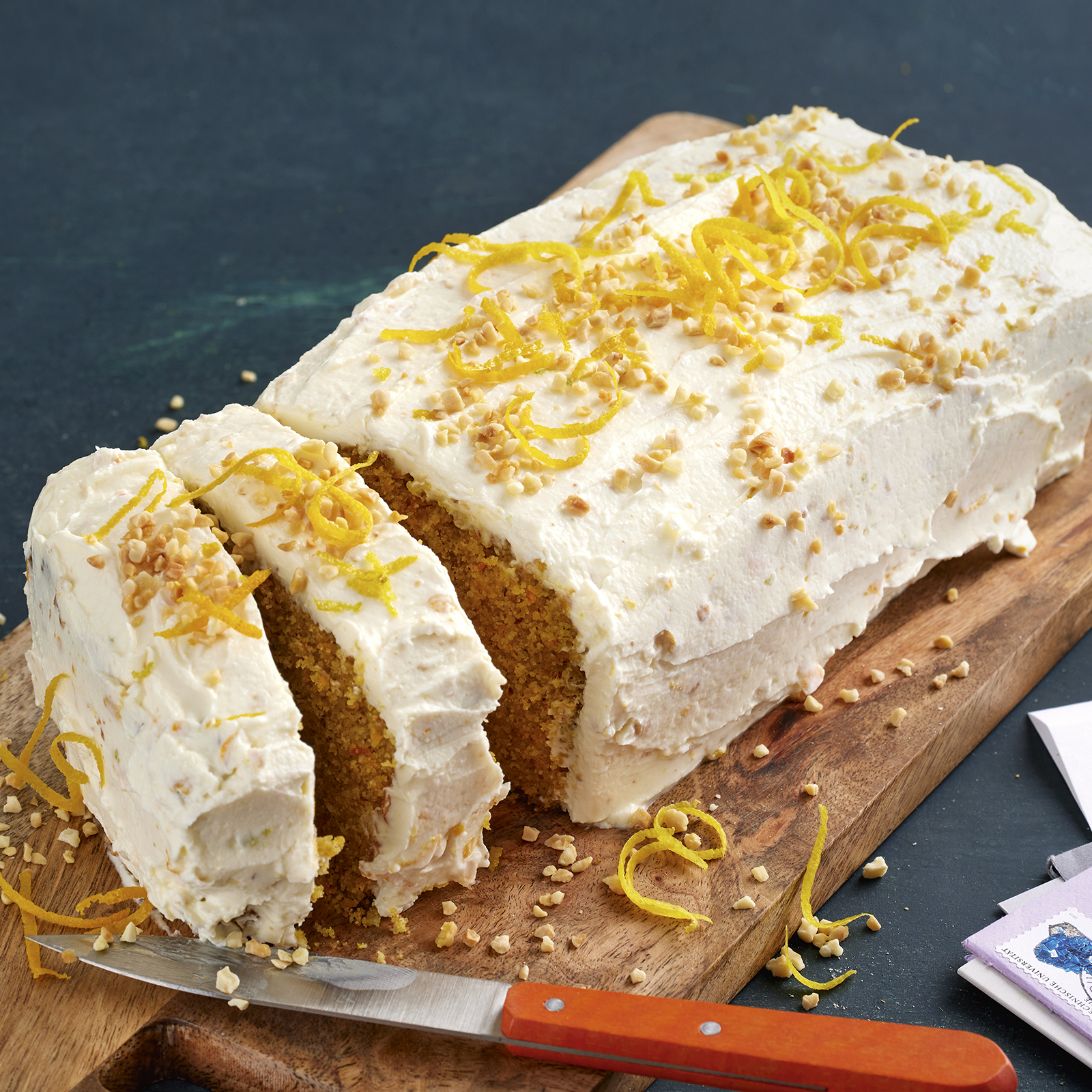 6 22 Kuerbis Griesskuchen Mit Orangen Frischkaese Topping 1600x1600px