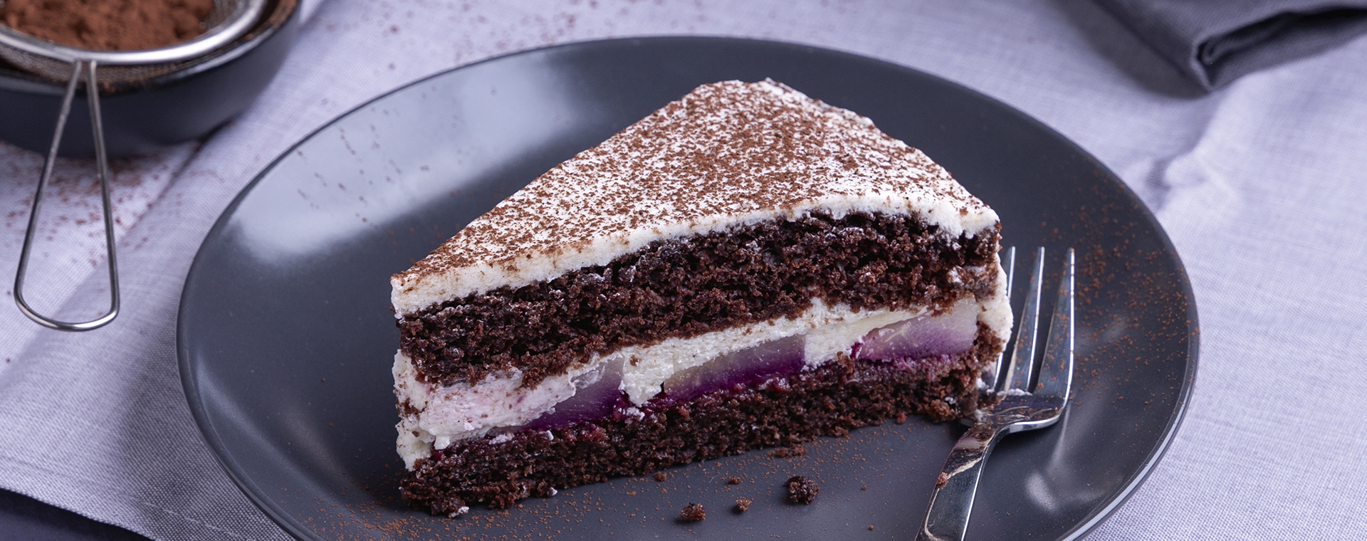 1 24 Schokotorte Mit Birnen Vanillecreme 1920x760px