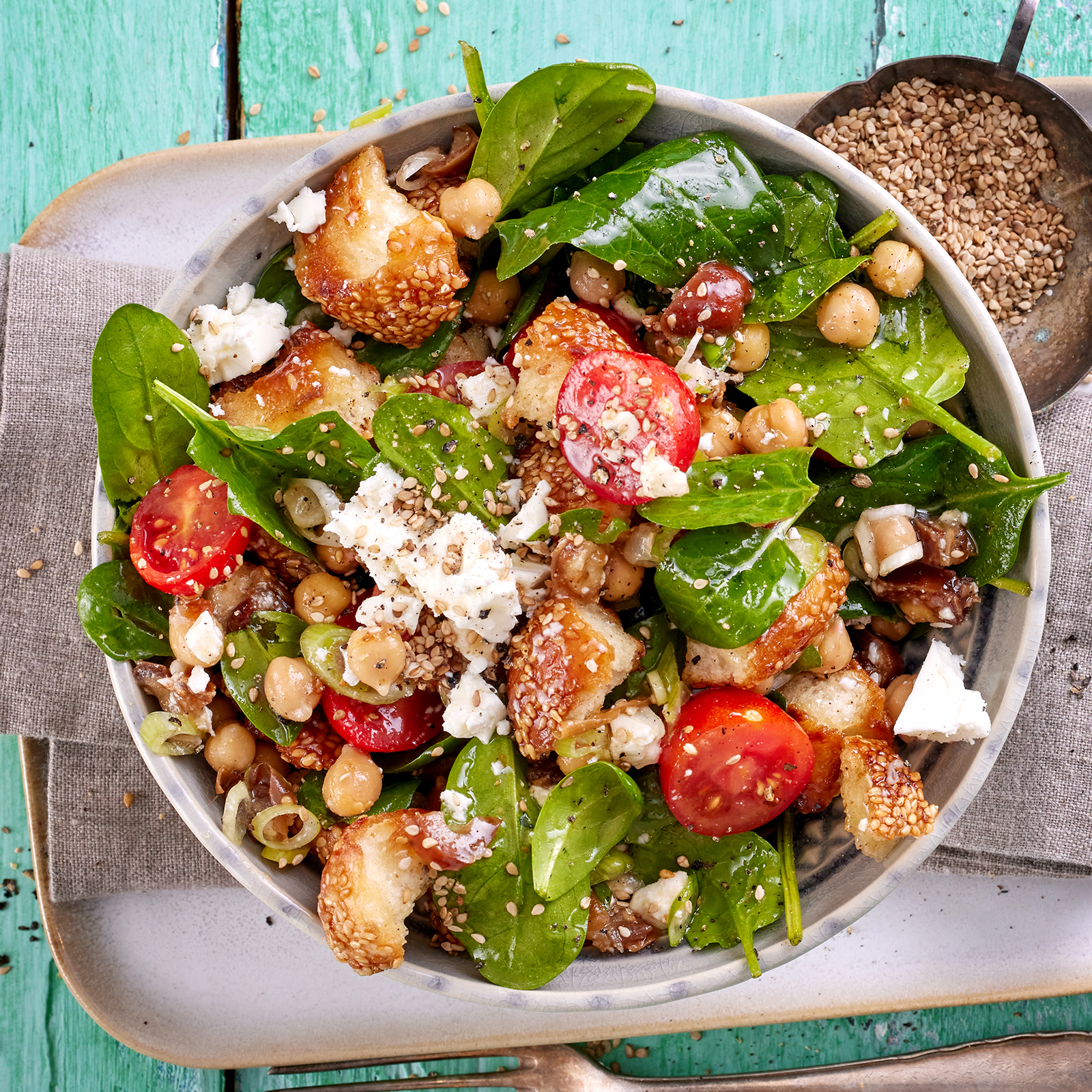 3 24 Mediterraner Brotsalat 1600x1600px