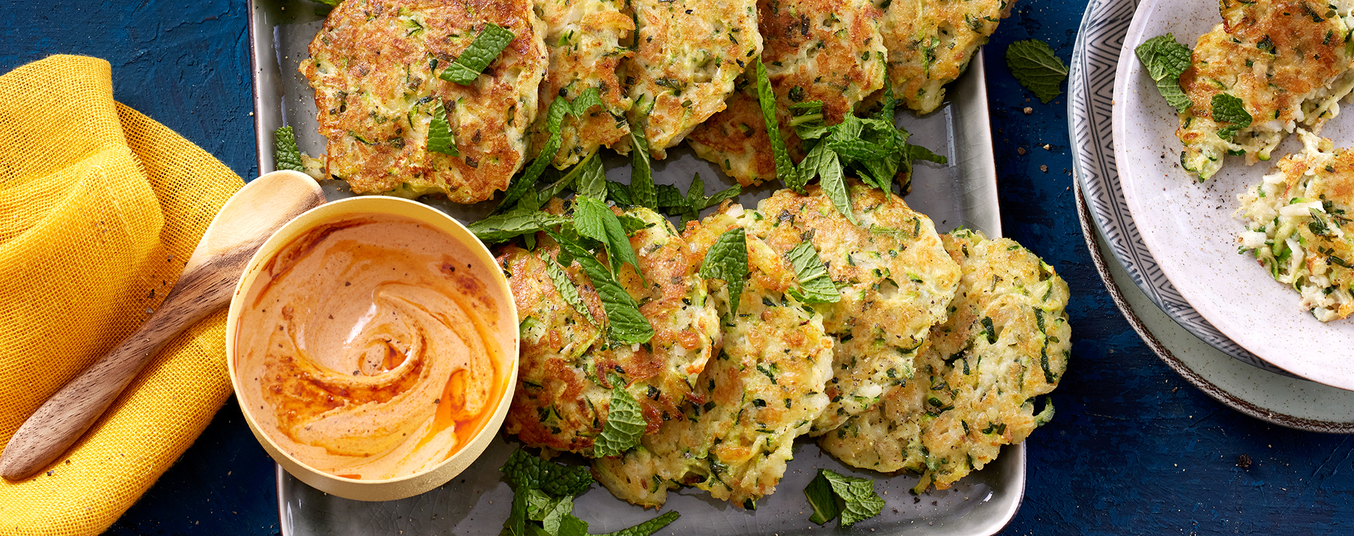 4 24 Zucchini Halloumi Bratlinge 1920x760px