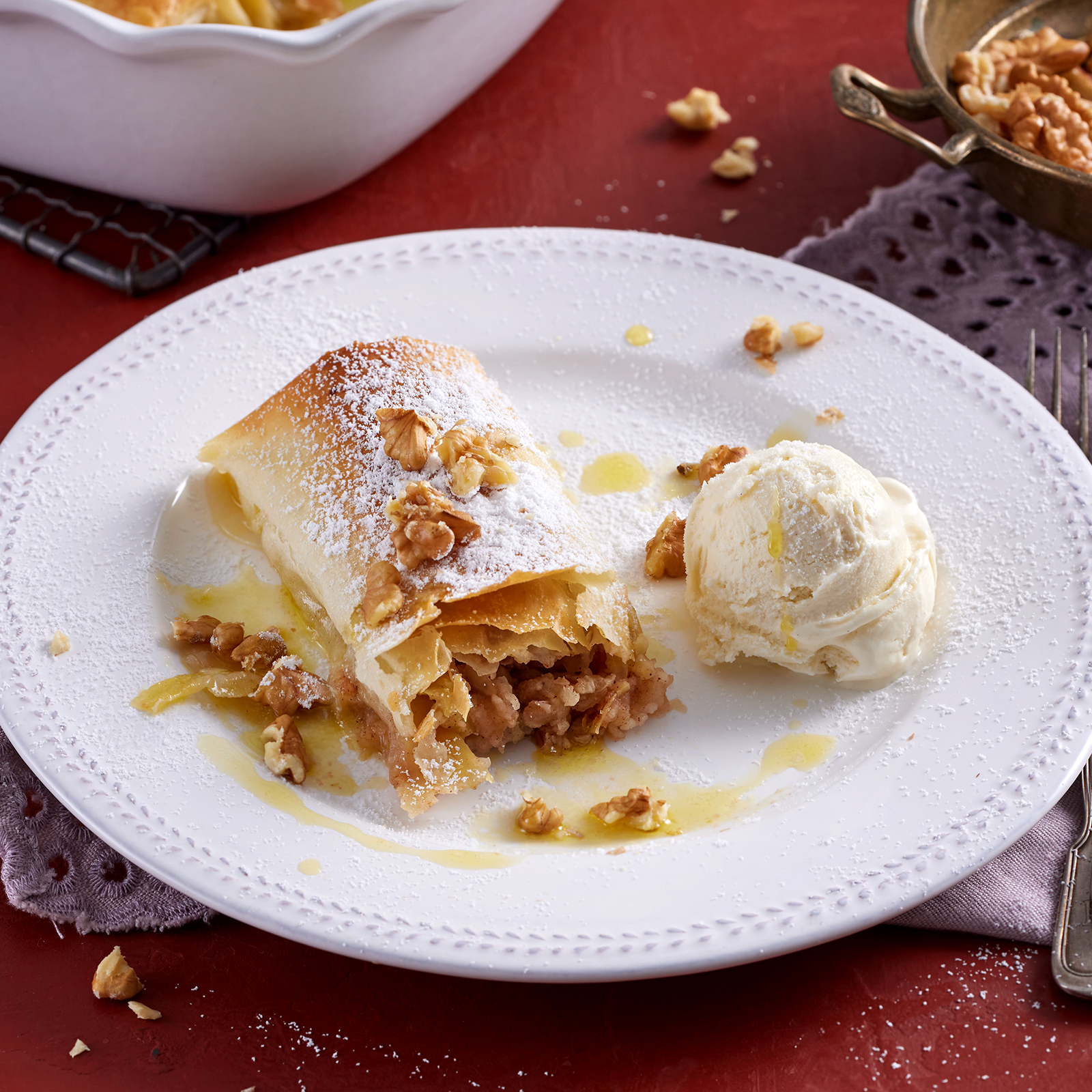 1 25 Apfel Walnuss Strudel Mit Yufkateig 1600x1600px